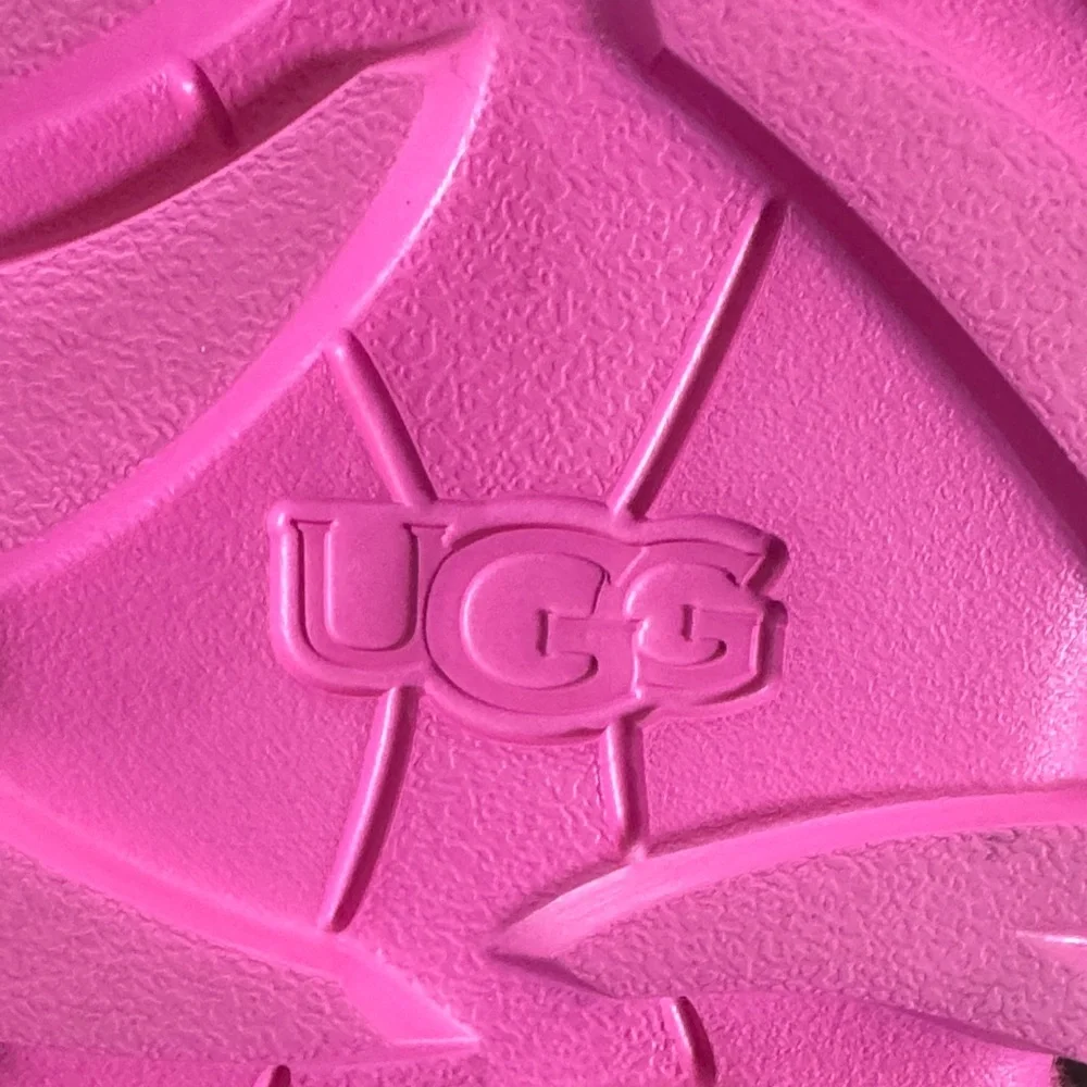 UGG Hot Pink Fluff Slide Slippers, Like New, Sz 8 - Picture 10 of 11
